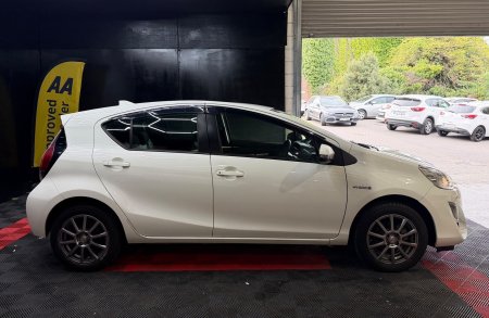 2017 Toyota Aqua - photo 15