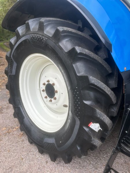 2008 New Holland T6080 - photo 11