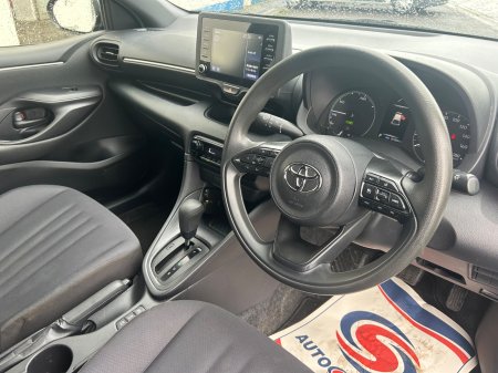 2021 Toyota Yaris - photo 9