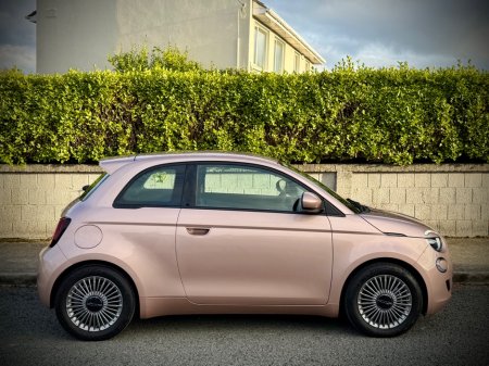 2025 Fiat 500e - photo 7