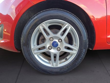 2013 Ford Fiesta - photo 8