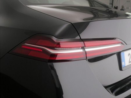 2025 BMW 5-Series - photo 20