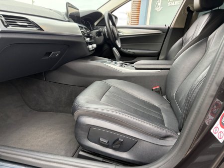 2017 BMW 5-Series - photo 17