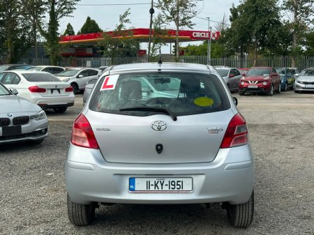2011 Toyota Yaris - photo 5