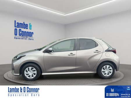 2021 Toyota Yaris - photo 2