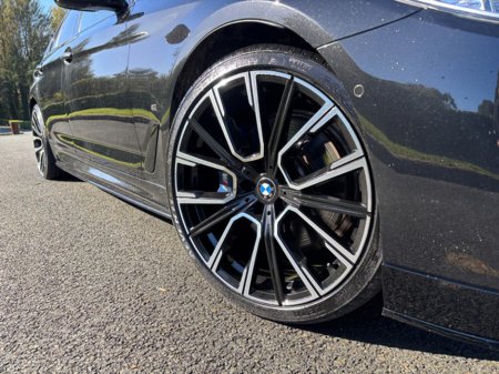 2017 BMW 5-Series - photo 11