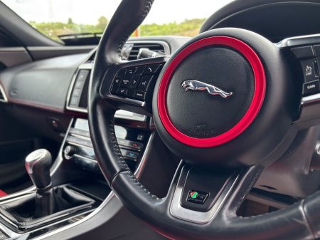 2015 Jaguar XE - photo 13