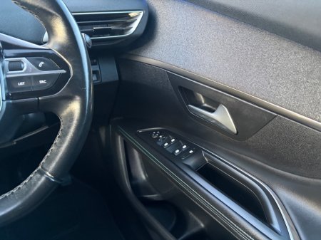 2022 Peugeot 5008 - photo 23