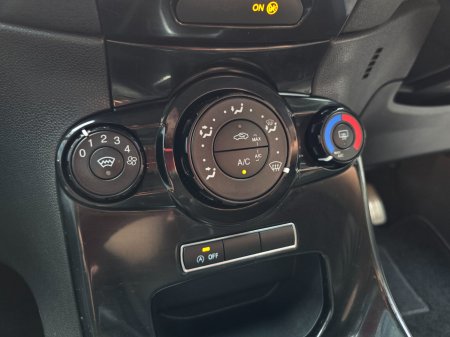 2016 Ford Fiesta - photo 15