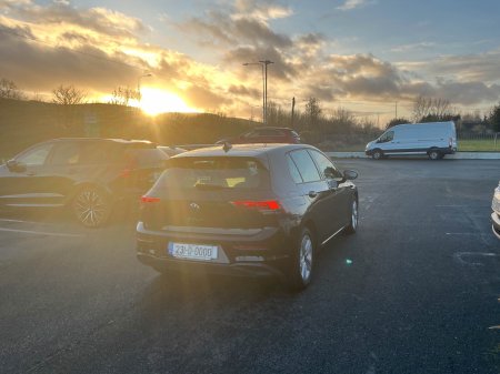 2023 Volkswagen Golf - photo 8