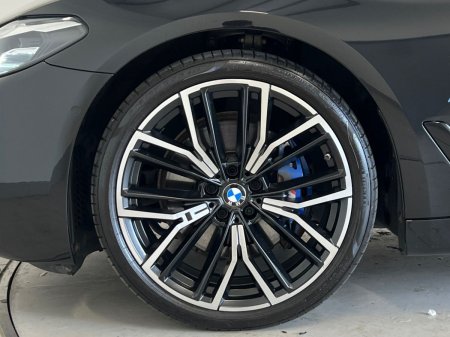 2022 BMW 5-Series - photo 14