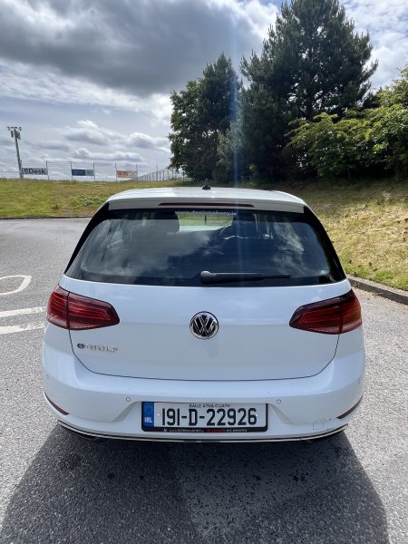 2019 Volkswagen Golf - photo 3