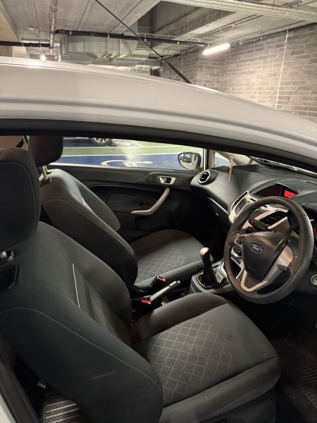2012 Ford Fiesta - photo 5