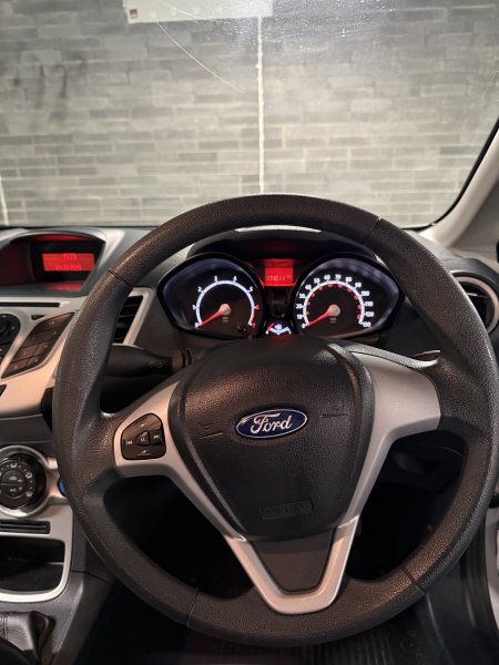 2012 Ford Fiesta - photo 6