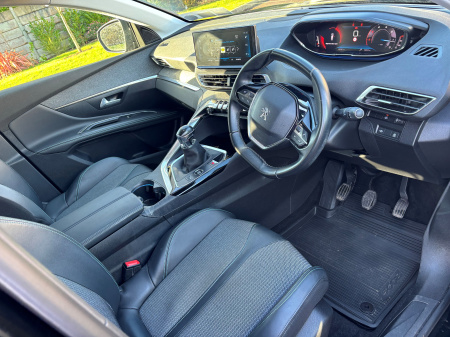 2021 Peugeot 5008 Allure €31,300 thumbnail