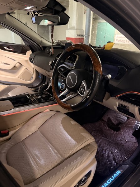 2020 Jaguar XE - photo 4