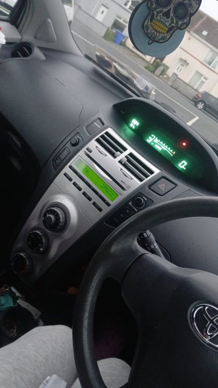2008 Toyota Yaris - photo 2