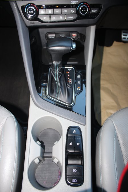 2020 Kia Niro - photo 4