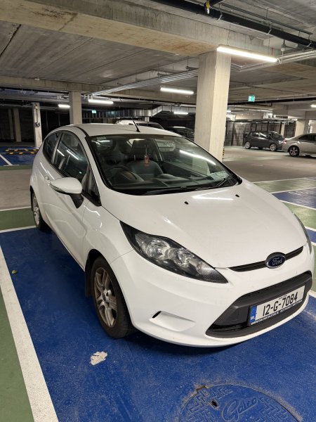 2012 Ford Fiesta - photo 2