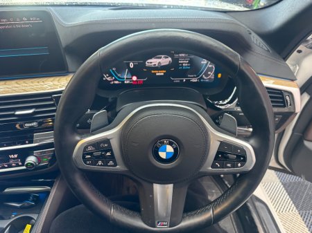 2021 BMW 5-Series - photo 9