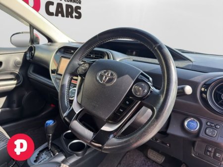 2018 Toyota Aqua - photo 2