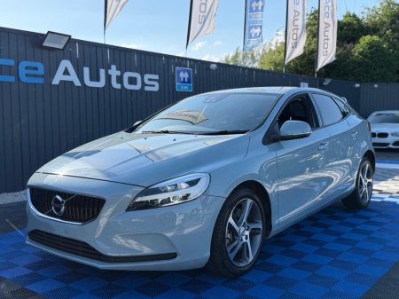 2019 Volvo V40 - photo 2