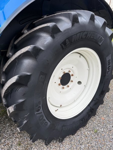 2009 New Holland T6080 - photo 13