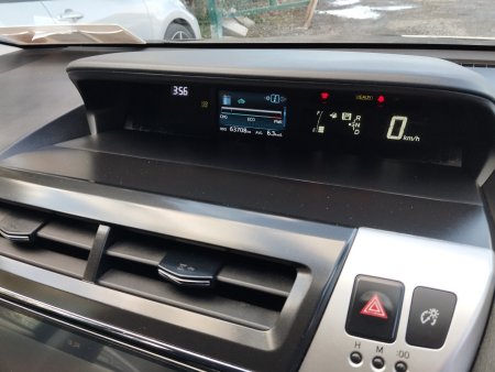2015 Toyota Prius - photo 18