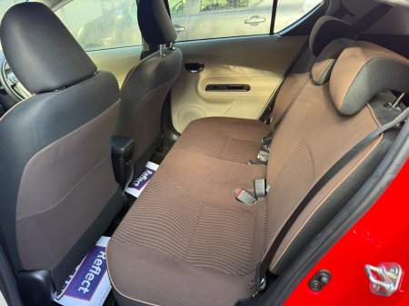 2014 Toyota Aqua - photo 11