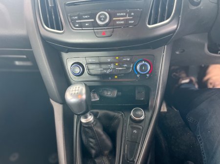 2016 Ford Focus - photo 16