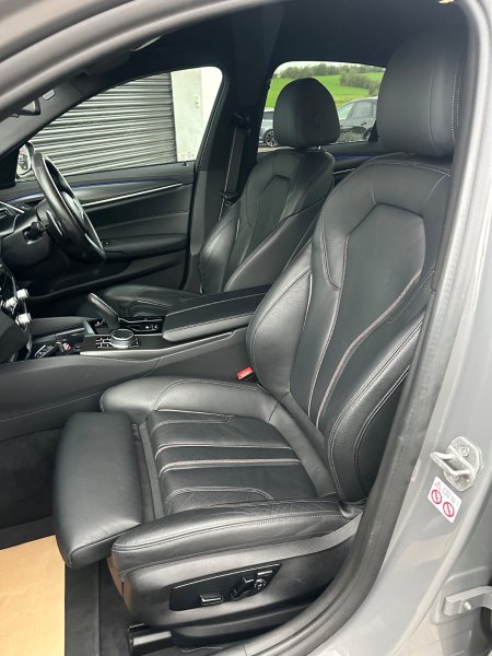 2021 BMW 5-Series - photo 24