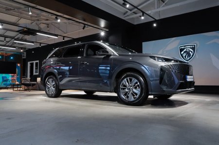 2026 Peugeot 5008 1.2 MHEV 145bhp E-DCS6 Allure