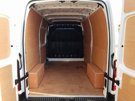 2024 Nissan Interstar - photo 7