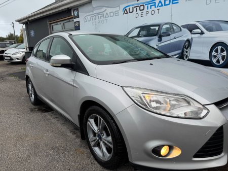 2014 Ford Focus - photo 2