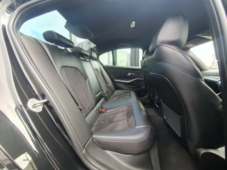 2023 BMW 3-Series - photo 11