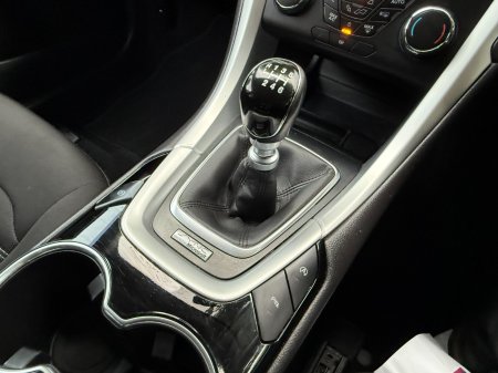 2016 Ford Mondeo - photo 15