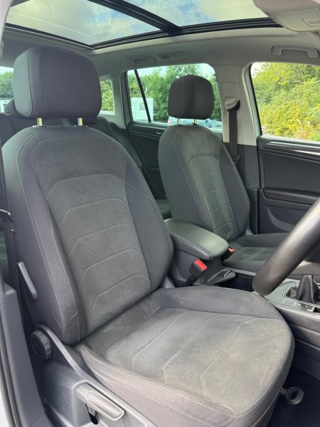 2022 Volkswagen Tiguan - photo 14