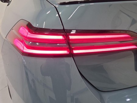 2025 BMW 5-Series - photo 20