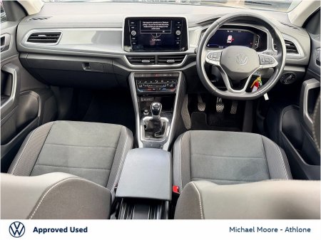 2023 Volkswagen T-Roc - photo 2