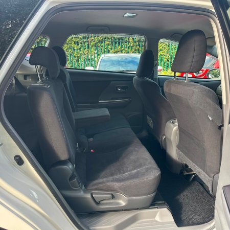 2015 Toyota Prius - photo 18