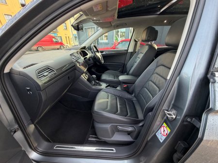 2020 Volkswagen Tiguan - photo 17