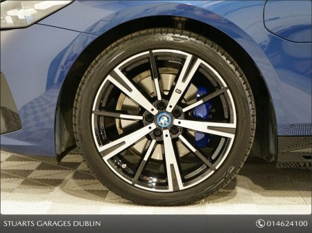 2025 BMW 5-Series - photo 9