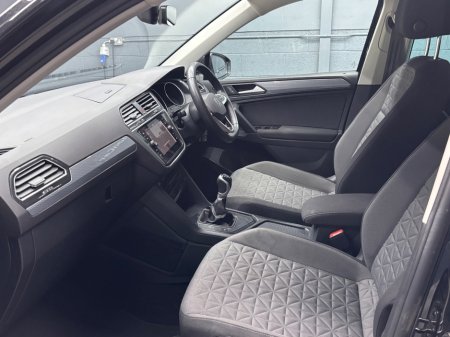 2023 Volkswagen Tiguan - photo 11