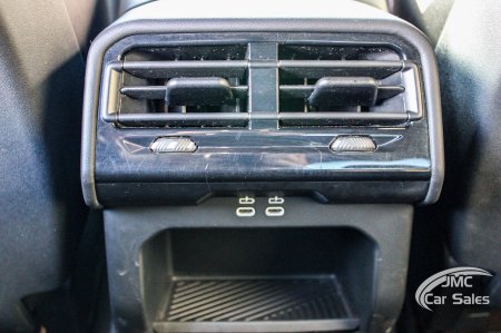 2025 BMW 5-Series - photo 32