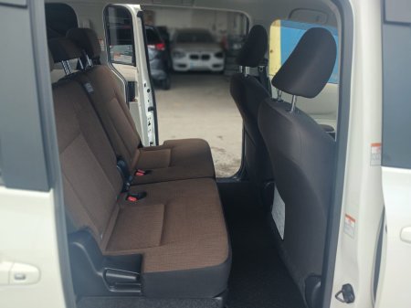 2017 Toyota Sienta - photo 19