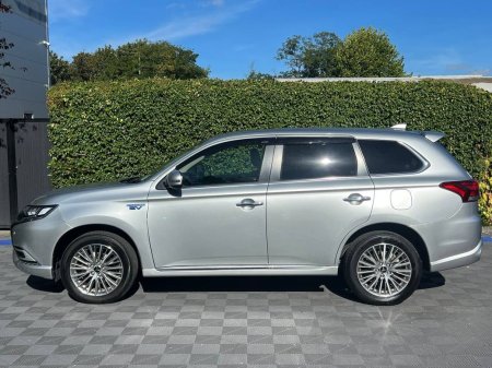 2022 Mitsubishi Outlander - photo 3