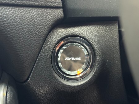 2025 Toyota RAV4 - photo 17