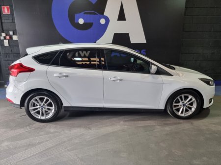 2015 Ford Focus - photo 13