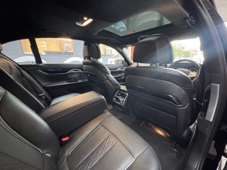 2017 BMW 7-Series - photo 19