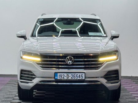 2019 Volkswagen Touareg - photo 2
